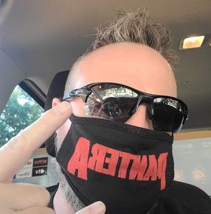 Meet your Posher, Wayne